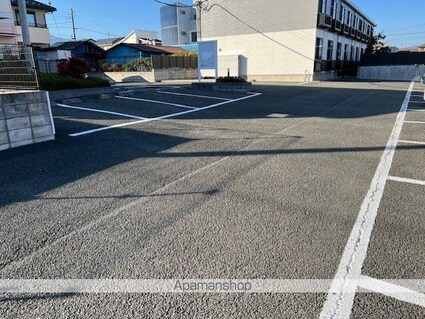 レオパレスチェリーナハウス[1K/28.02m2]の駐車場