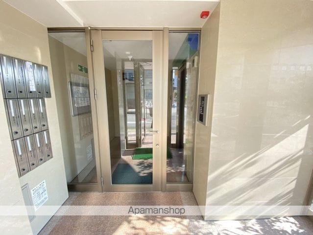 平井ビルVIの玄関写真