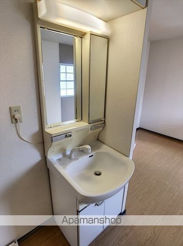 サンヒルズ若草Aの内装写真