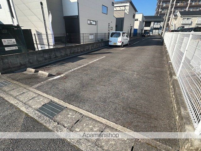 ニュースリーパブリック[2LDK/54.29m2]の駐車場