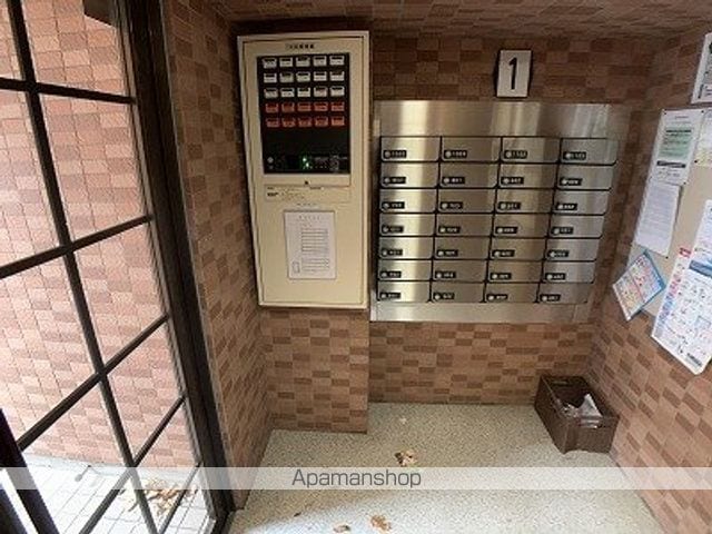 パークヒルズ大通中央の玄関写真