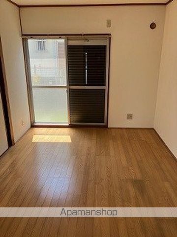 長山共同アパートの内装写真