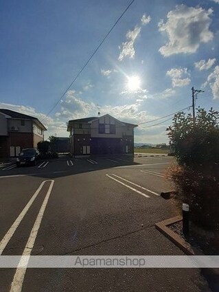 ヴィラ・ユニゾンＤ[2DK/50.27m2]の駐車場