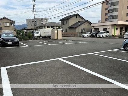 ステージ・サカヨシ[1K/26.72m2]の駐車場2