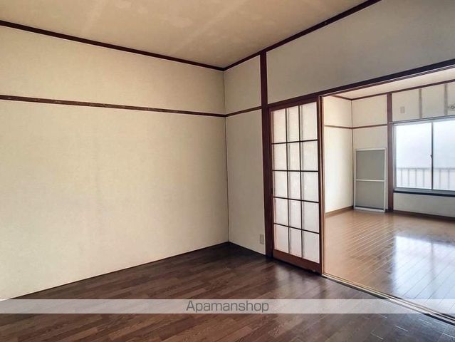 元町アパートの内装写真