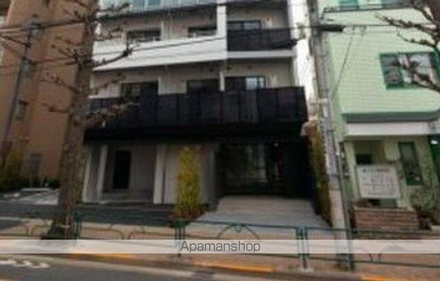 プラウドフラット渋谷笹塚の玄関写真