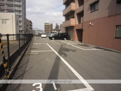 フェニックス山越[3LDK/72m2]の駐車場