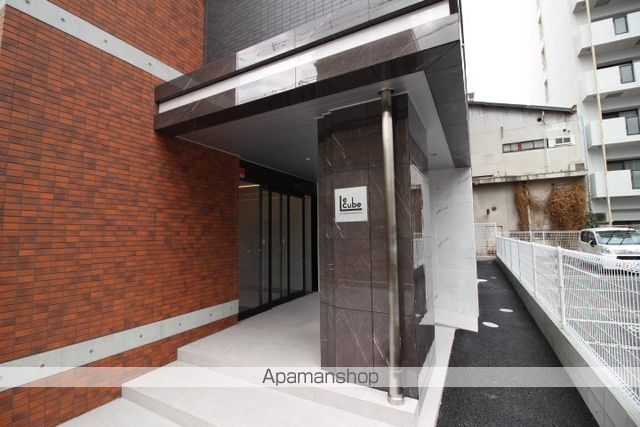 LE CUBE駅前町の玄関写真