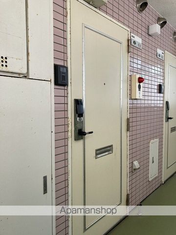 リバティープラザ天神尾の玄関写真