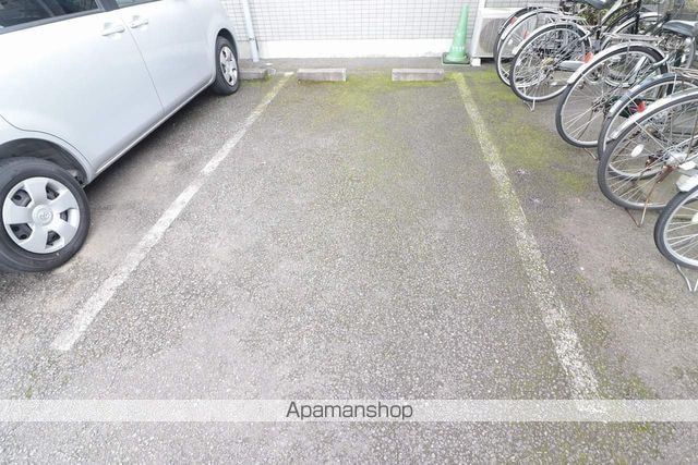 アメージング・エステート[2LDK/56.7m2]の駐車場