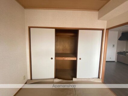 ジュアン三条[2LDK/60.28m2]の収納