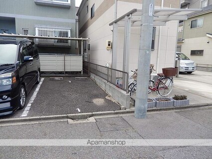 プライメリー岡島[3LDK/60.75m2]の駐車場