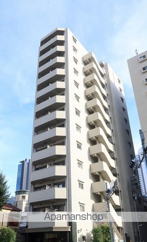 【新宿区西新宿のマンションの外観1】