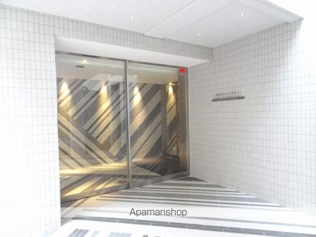 プレミアムキューブG市谷甲良町の玄関写真