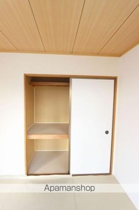 シャインポート屋島ＡＤ棟[2LDK/56m2]の収納