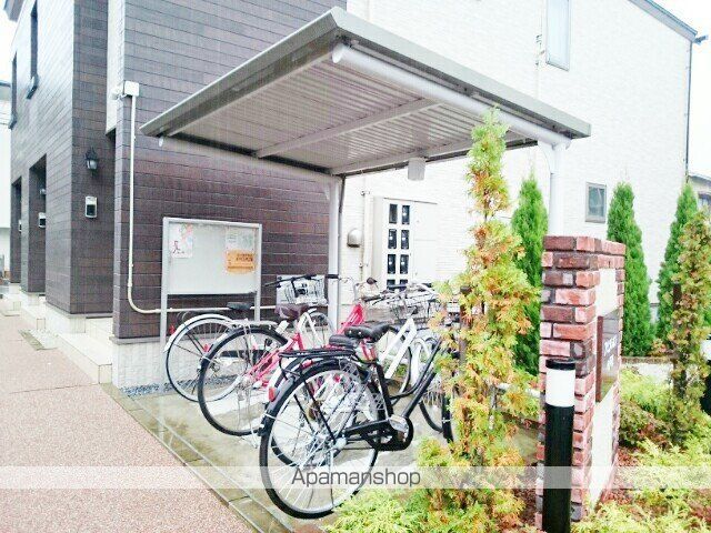 アビタシオン柳戸東の玄関写真