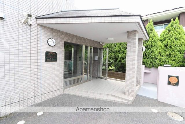 ルミエール市川の玄関写真