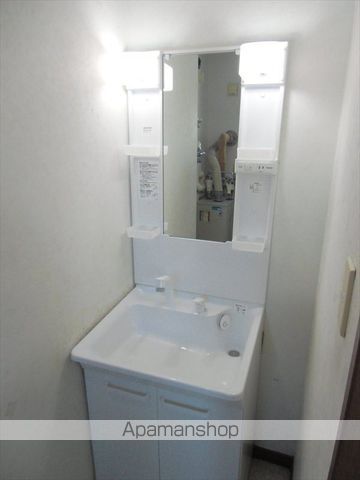 アパートメントユースIIIの内装写真