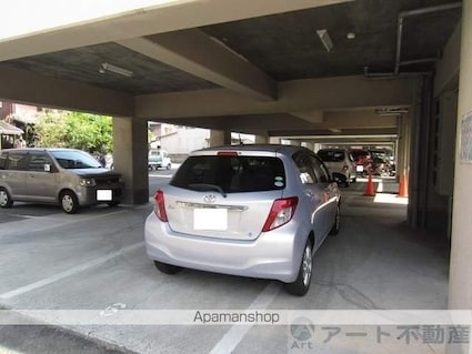 メゾンしんわ[2DK/38.88m2]の駐車場2