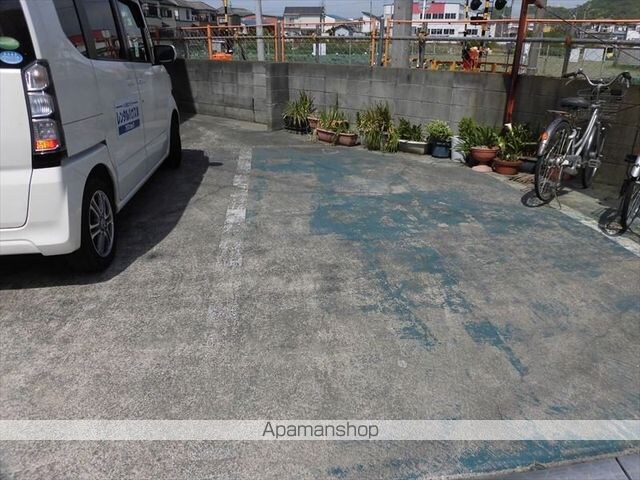 ローズアベニュー[2LDK/51m2]の駐車場