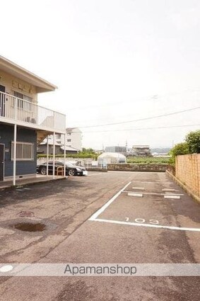 ベルメゾン中村[2LDK/52.17m2]の駐車場