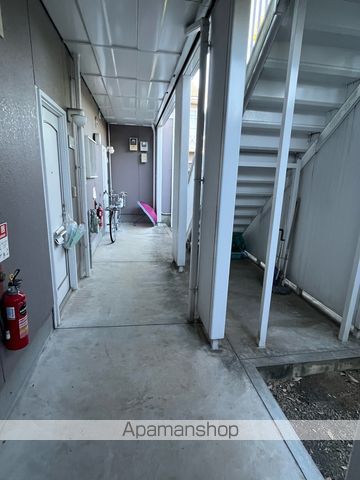 パロアルトB棟の玄関写真