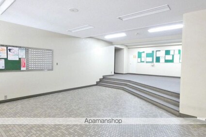 クローバーハイツ森小路２号棟[1LDK/64m2]のロビー1