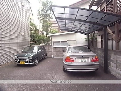 クローバーマンション[1K/24.52m2]の駐車場