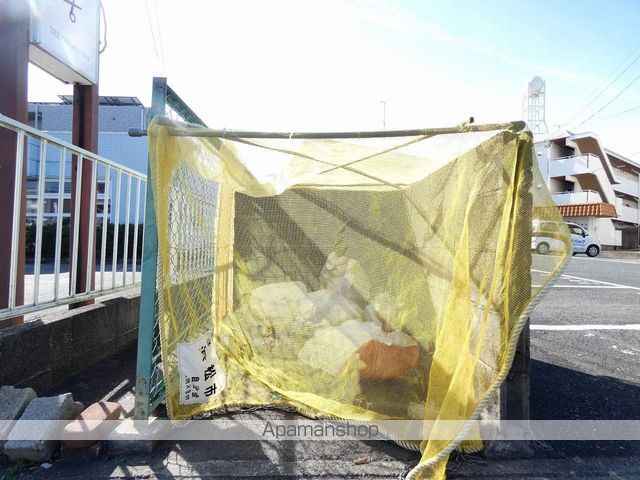 第2マンションろくべいの外観写真