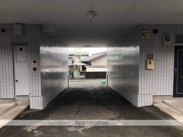 フラワーコーポ立田の玄関写真