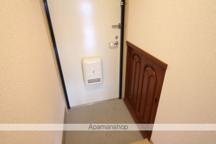 グランドール新町[2LDK/52.6m2]の玄関