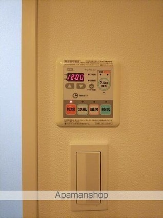 ル・リオン牛込柳町[1K/36.98m2]のリビング・居間1