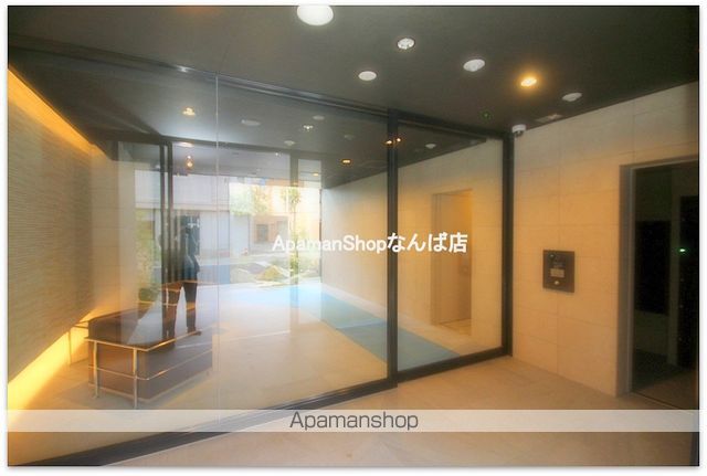 LEONCOMFORTNANBA南IIの玄関写真
