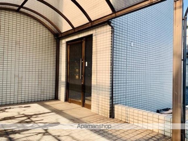 大井鹿島谷ハイツの玄関写真