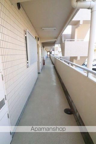 シーザーレジデンス福生の玄関写真
