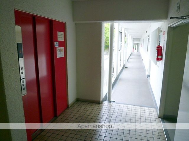 苦楽園レックスマンションの玄関写真