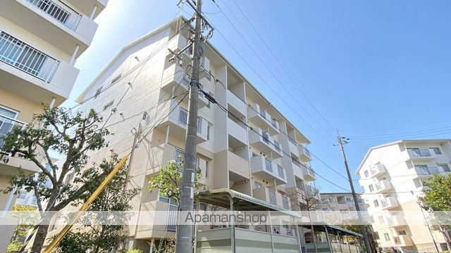 鹿の子台北ハイツ8号棟の外観写真