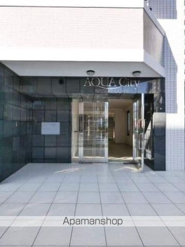 アクアシティ日赤通りの玄関写真