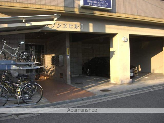 セブンスヒルIIの玄関写真