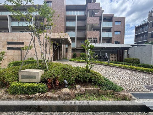 アンビエラ桃山台の玄関写真