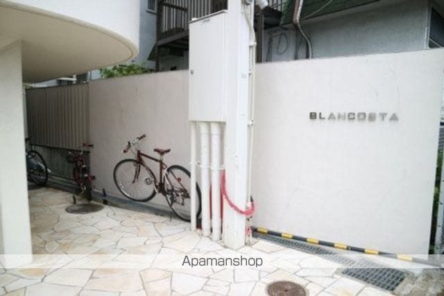 BLANCOSTAの玄関写真