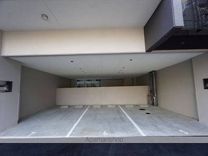 愛知県名古屋市東区葵３丁目[1K/27.12m2]の駐車場