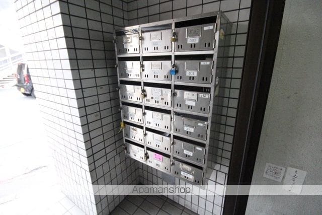 広島猿猴橋ビルの玄関写真