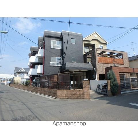 イワモトビル ホワイトコーポラスの玄関写真