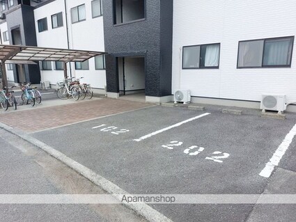 フォブール高岡[3DK/55.9m2]の駐車場4