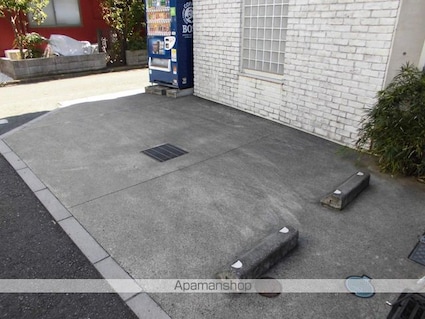 ブランシェ高円寺[1K/23.41m2]の駐車場