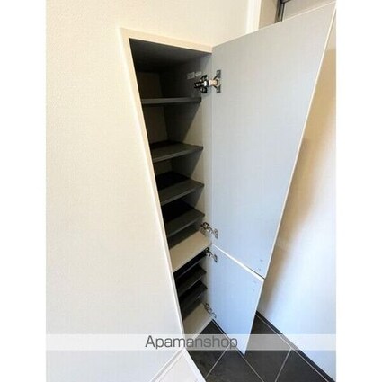 ユイットロワ[1R/21.36m2]の玄関