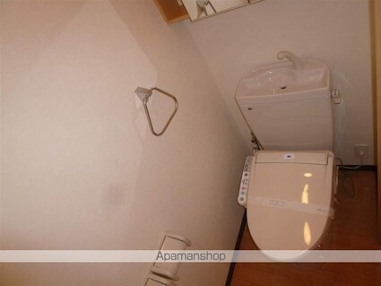 ＧＲＡＮＤＩＲ　ＴＨＲＥＥ　ＯＮＥ[1K/26.3m2]のトイレ