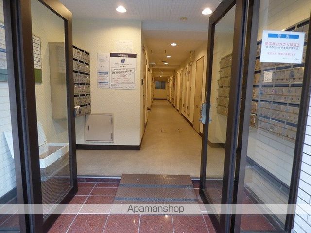 OGビルの玄関写真