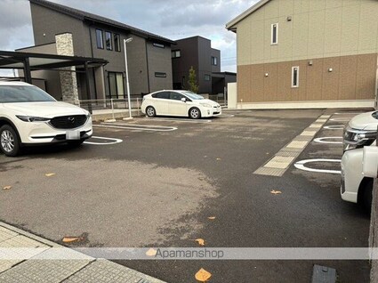 Ｒｅｇａｌｉａ（レガリア）[1LDK/30.73m2]の駐車場